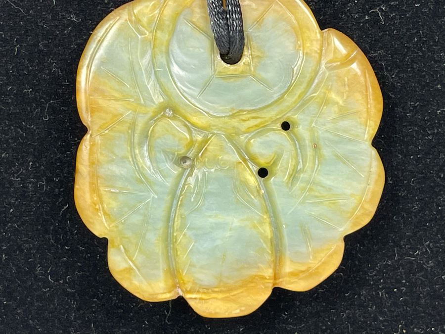 Vintage Chinese Jade Pendant And 3-Strand Shell Heishi Bead Necklace 24L [Photo 6]