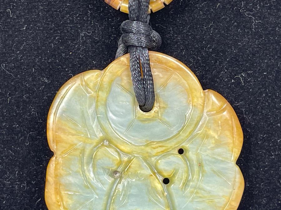 Vintage Chinese Jade Pendant And 3-Strand Shell Heishi Bead Necklace 24L [Photo 7]