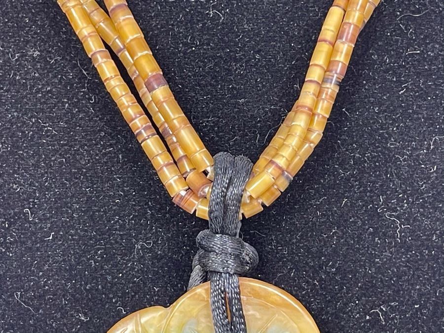Vintage Chinese Jade Pendant And 3-Strand Shell Heishi Bead Necklace 24L [Photo 8]