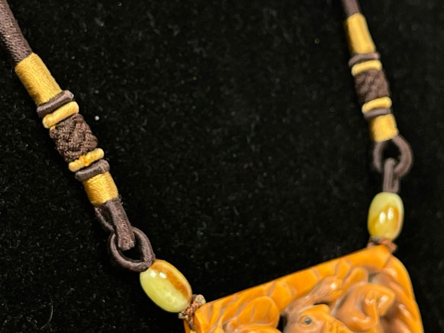 Vintage Signed Asian Relief Carved Wooden Frogs Pendant (Three Wise Frogs See-No-Evil, Hear-No-Evil, Speak-No-Evil) 24L [Photo 8]