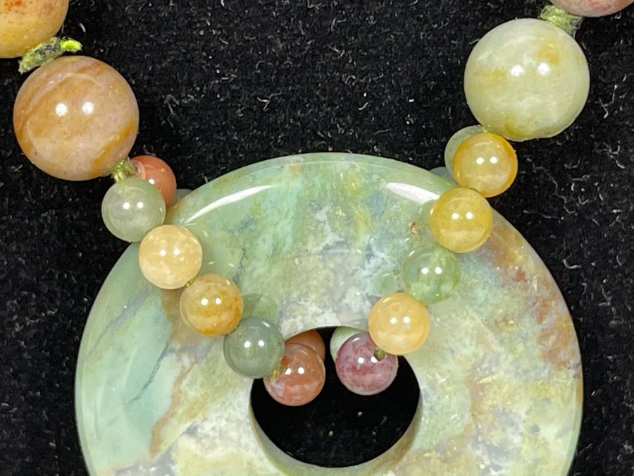 Mulit-Colored Stone Beaded Necklace With Donut Pendant 32L [Photo 9]