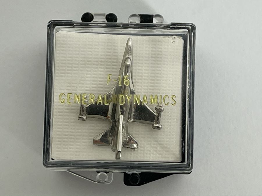 Vintage General Dynamics F-16 Pin With Box [Photo 1]