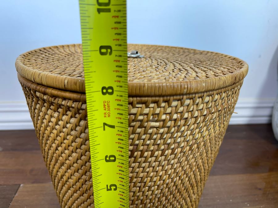 Chinese Porcelain Dragon Design Teapot With Teapot Warmer Basket 8H X 9.5W [Photo 15]