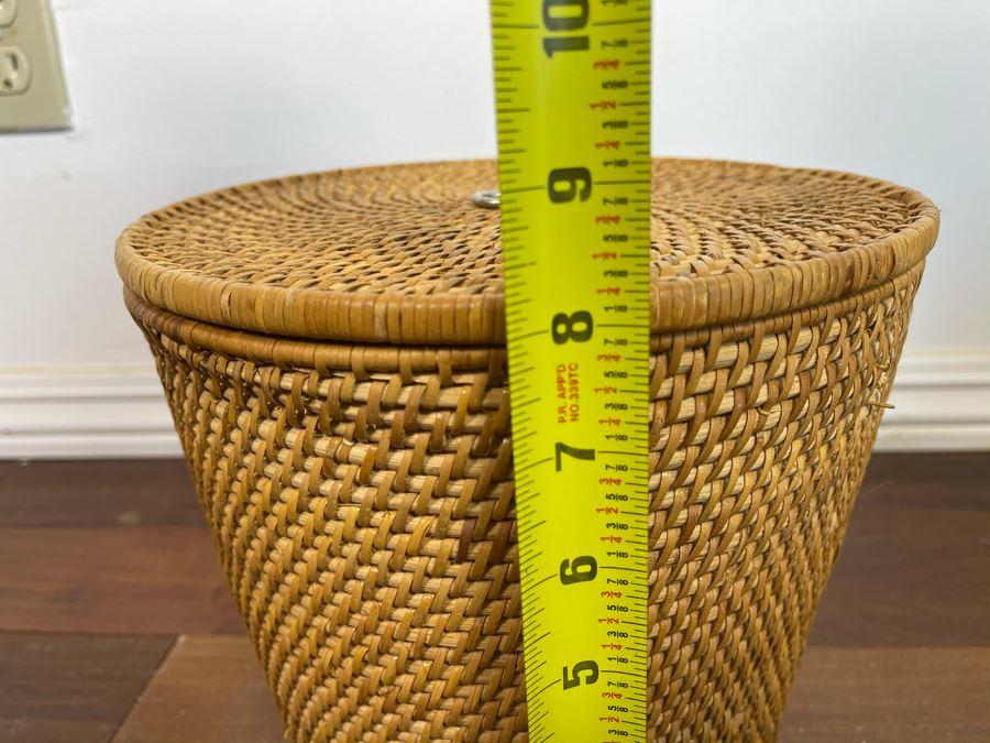 Chinese Porcelain Dragon Design Teapot With Teapot Warmer Basket 8H X 9.5W [Photo 16]