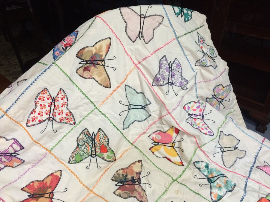 Handmade Vintage Quilt with Butterflies [Photo 4]