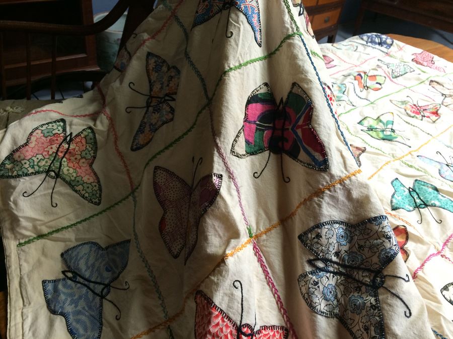 Handmade Vintage Quilt with Butterflies [Photo 9]