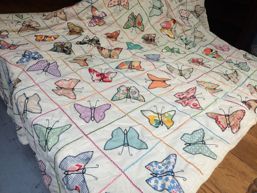 Handmade Vintage Quilt with Butterflies [Photo 2]