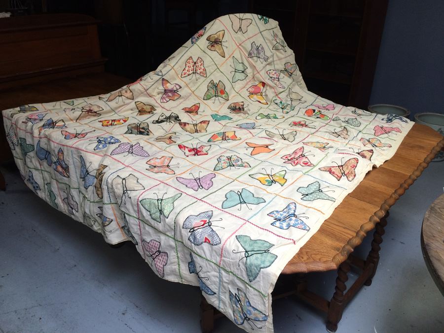 Handmade Vintage Quilt with Butterflies [Photo 1]