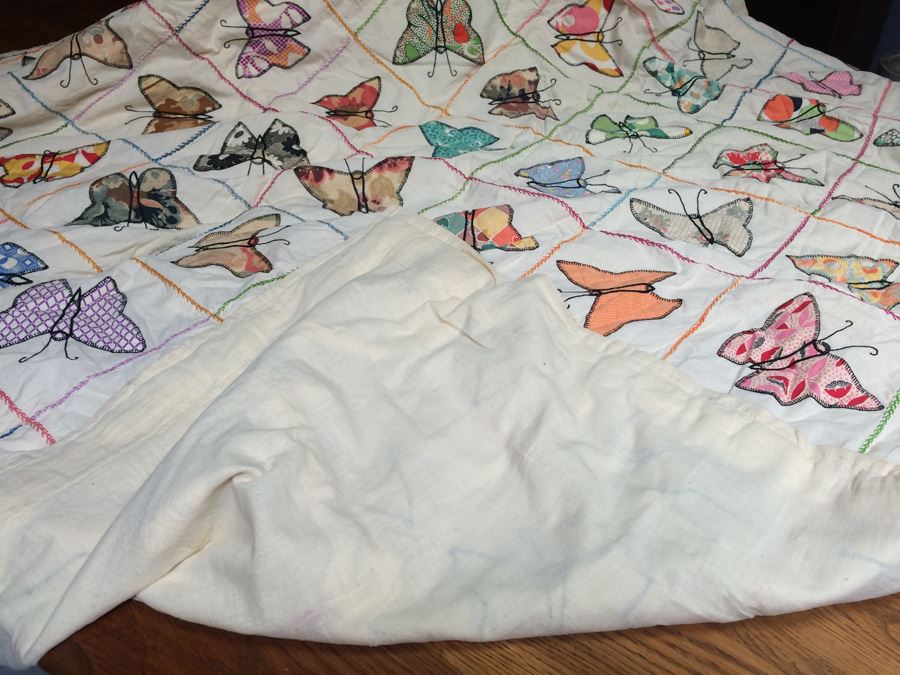 Handmade Vintage Quilt with Butterflies [Photo 8]