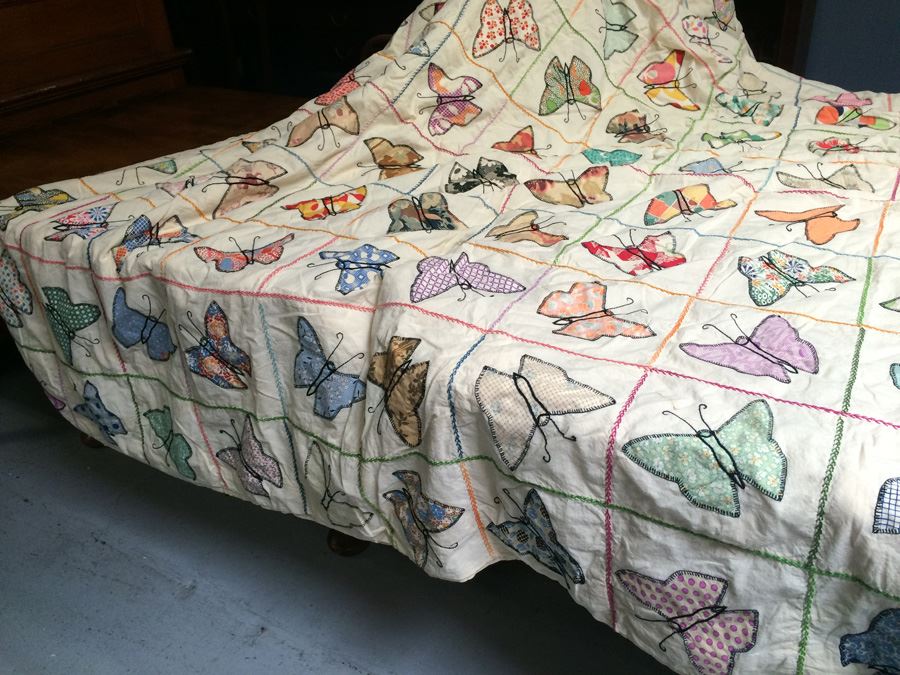 Handmade Vintage Quilt with Butterflies [Photo 7]