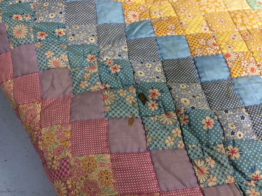 Handmade Vintage Quilt [Photo 5]