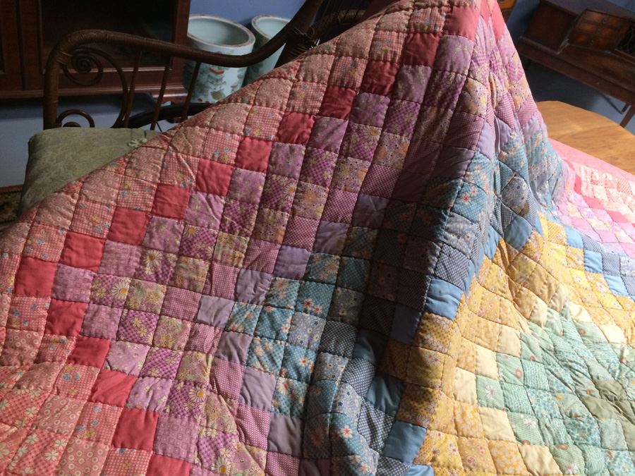 Handmade Vintage Quilt [Photo 9]