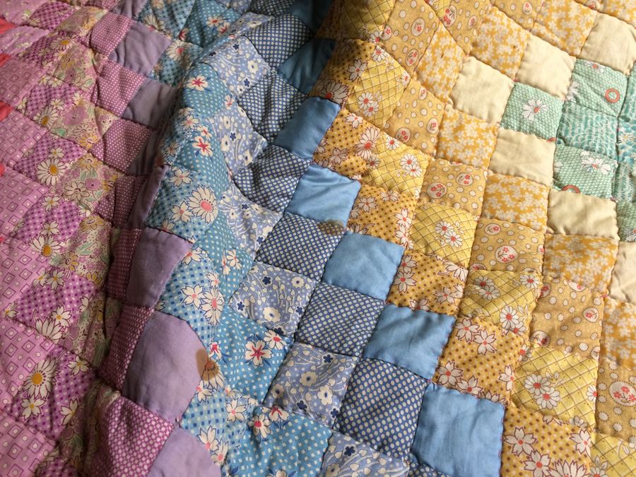 Handmade Vintage Quilt [Photo 8]