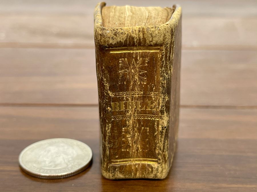 Antique 1824 Miniature Book History Of The Bible Published By Henry Benton 12.5W X 2H [Photo 3]