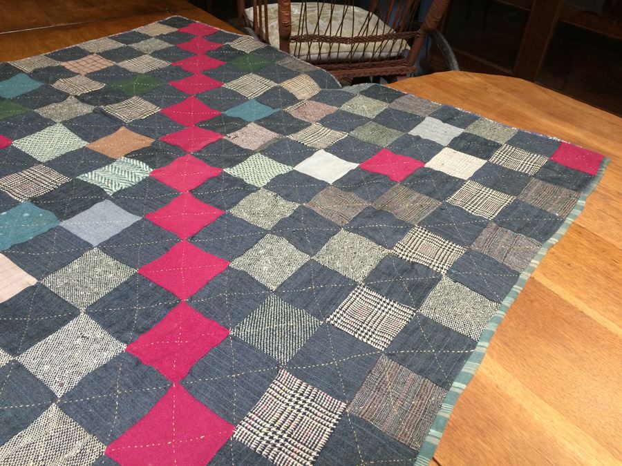 Handmade Vintage Quilt [Photo 3]