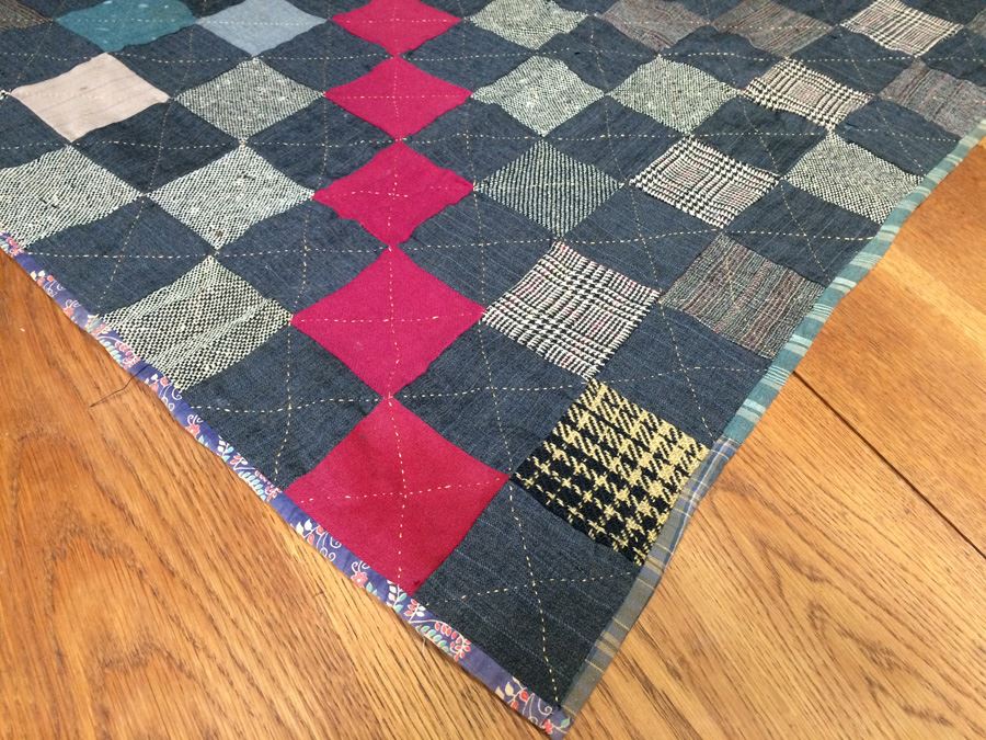 Handmade Vintage Quilt [Photo 2]