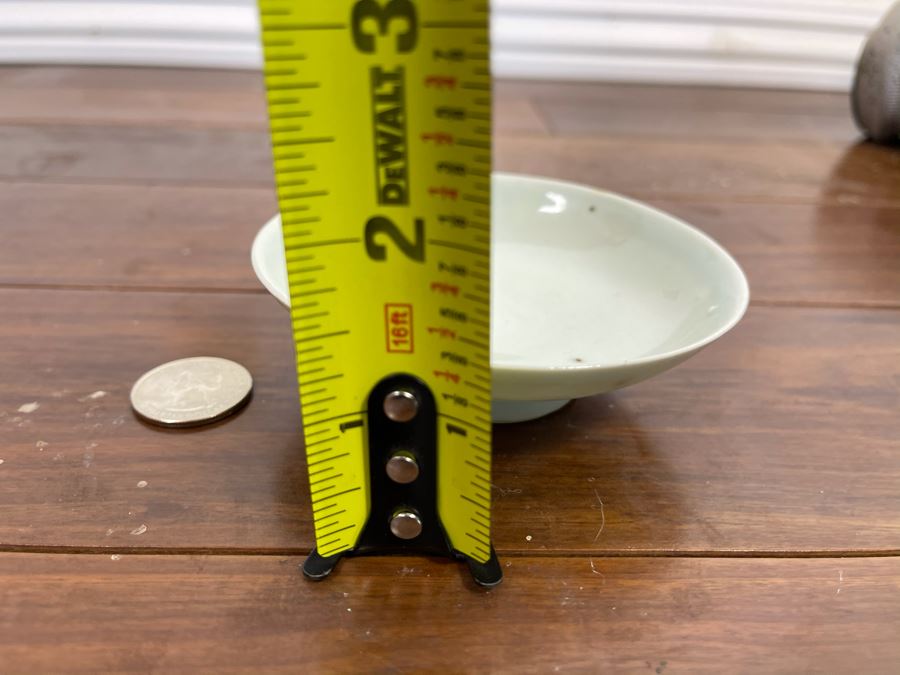 Vintage Chinese Porcelain Dish 4W X 1H [Photo 9]