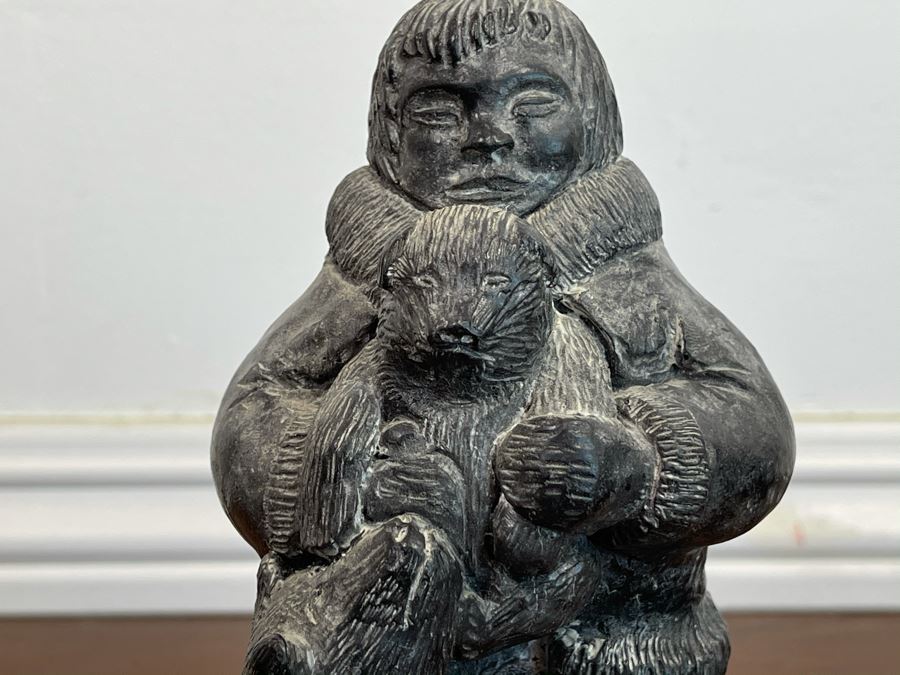 Wolf Original Hand Made Canadian Eskimo Sculpture 7.5H X 4W [Photo 4]