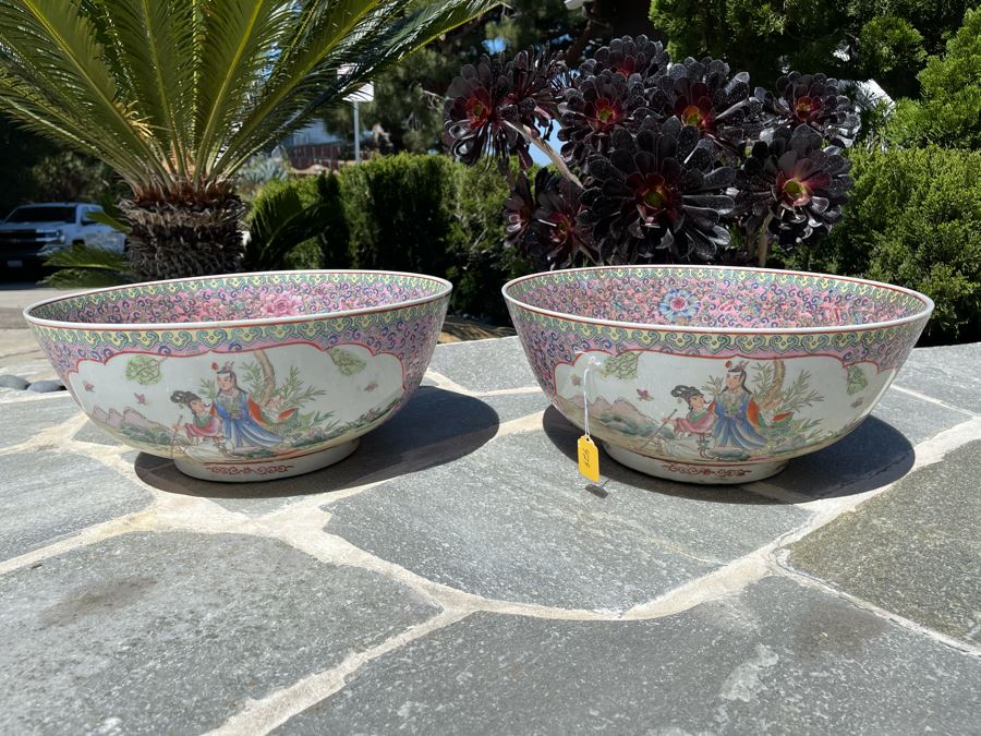 Two Matching Large Vintage Chinese Famille Rose Porcelain Bowls 16.5R X 7H [Photo 3]