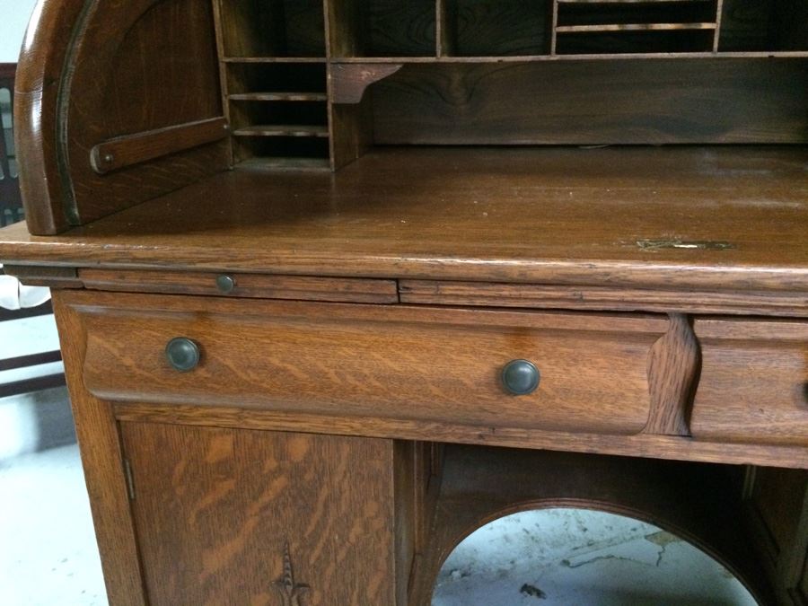 Grand Rapids Desk Company - Small Vintage Rolltop Desk on Casters [Photo 8]