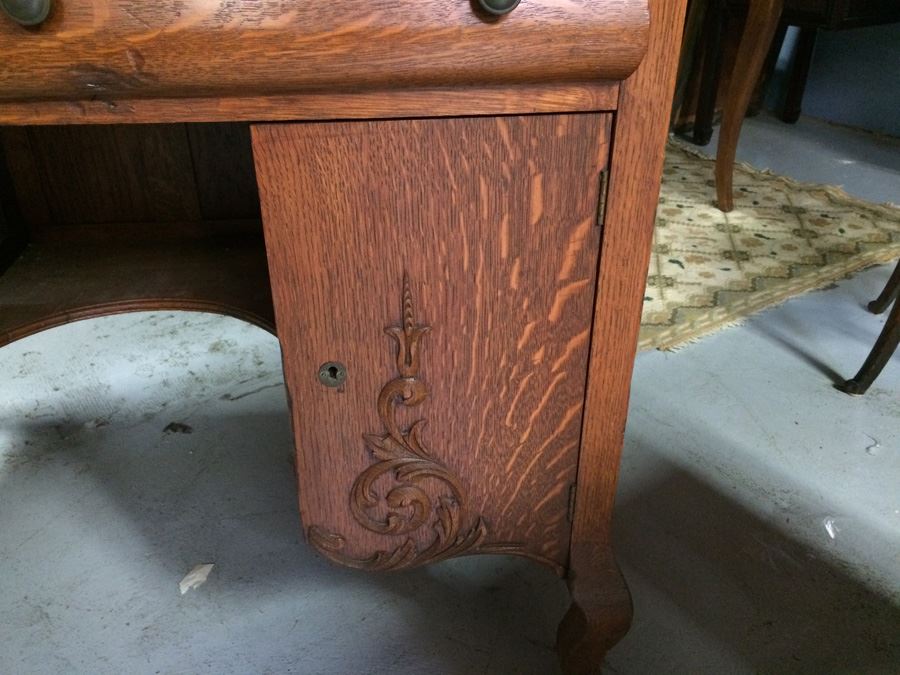 Grand Rapids Desk Company - Small Vintage Rolltop Desk on Casters [Photo 3]