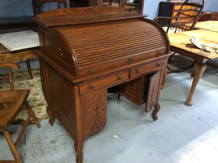 Grand Rapids Desk Company - Small Vintage Rolltop Desk on Casters [Photo 26]