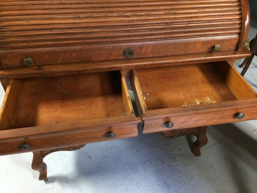 Grand Rapids Desk Company - Small Vintage Rolltop Desk on Casters [Photo 24]