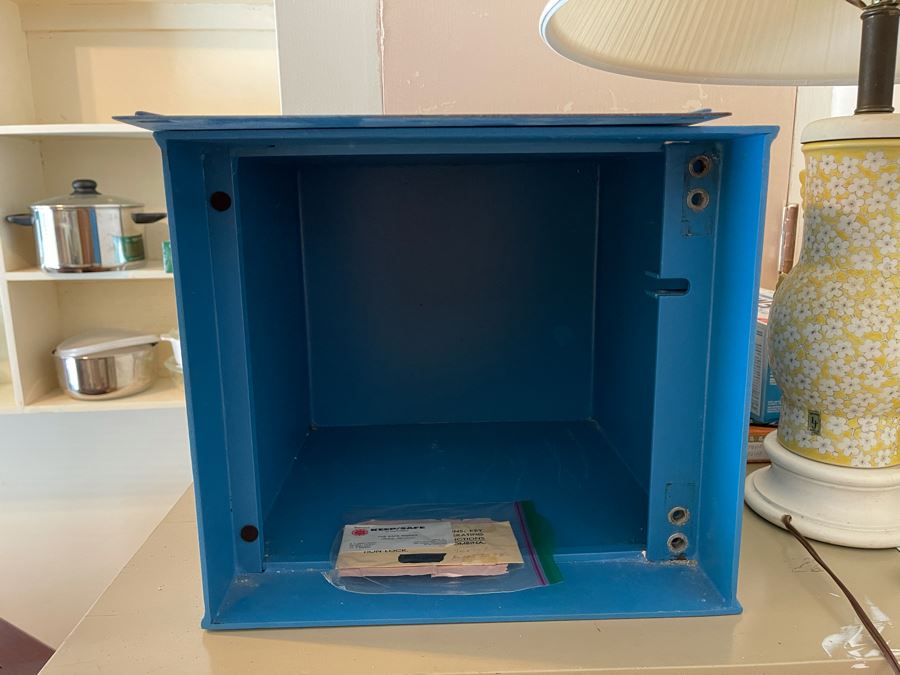 Amsec Safe 14W X 16D X 13H [Photo 3]