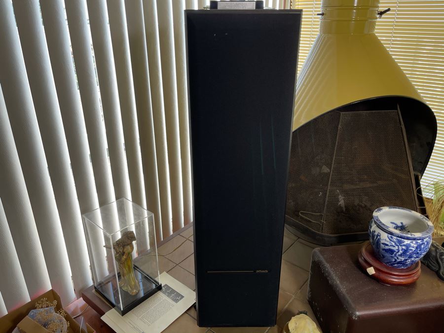 Polk Audio Free Standing Speakers 11 X 15 X 39.5H [Photo 2]