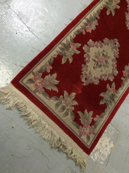 Red Tones Handmade Wool Runner Rug - 127' Long x 26 3/4' Wide [Photo 2]