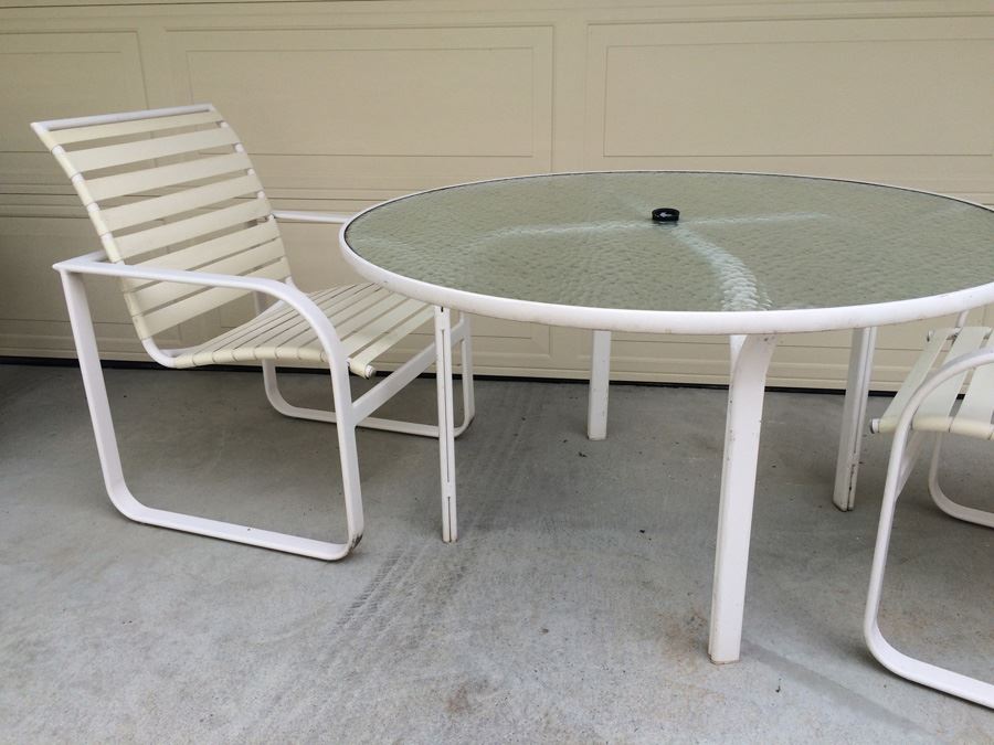 Brown Jordan Table with 2 Brown Jordan Chairs [Photo 5]