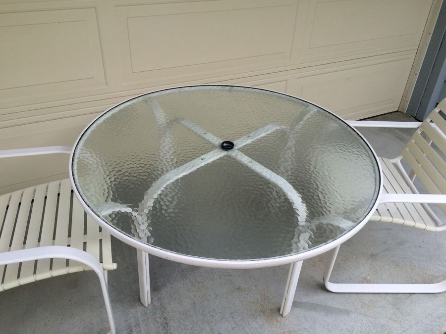 Brown Jordan Table with 2 Brown Jordan Chairs [Photo 9]