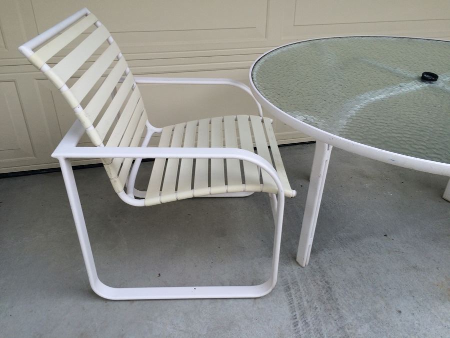 Brown Jordan Table with 2 Brown Jordan Chairs [Photo 8]