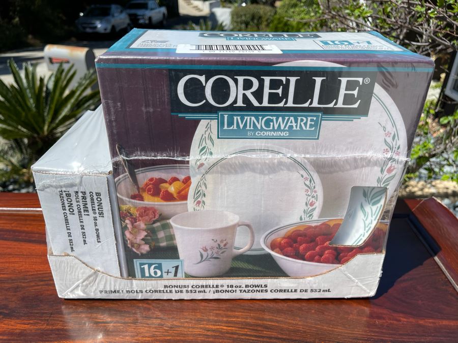 New Corelle Livingware By Corning 16 Piece Set [Photo 2]