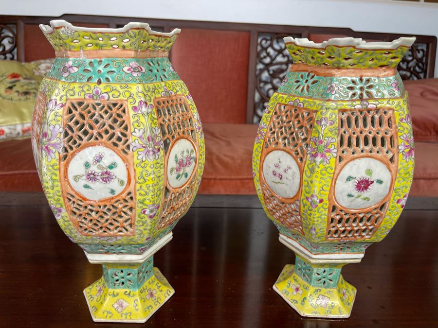 Pair Of Vintage Chinese Porcelain Wedding Lanterns Lamps 12H [Photo 4]