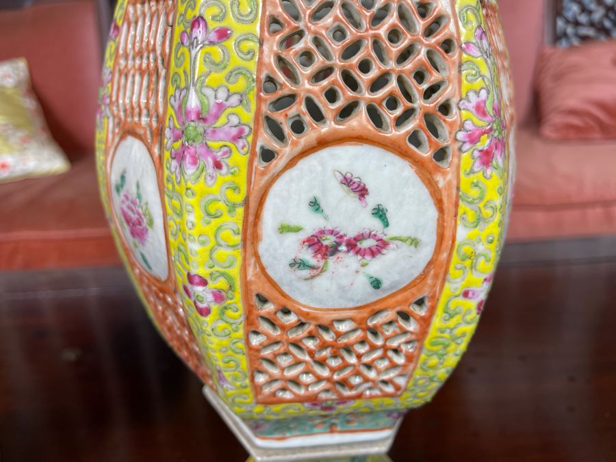 Pair Of Vintage Chinese Porcelain Wedding Lanterns Lamps 12H [Photo 17]