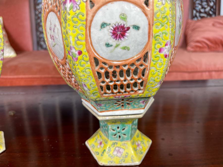 Pair Of Vintage Chinese Porcelain Wedding Lanterns Lamps 12H [Photo 9]