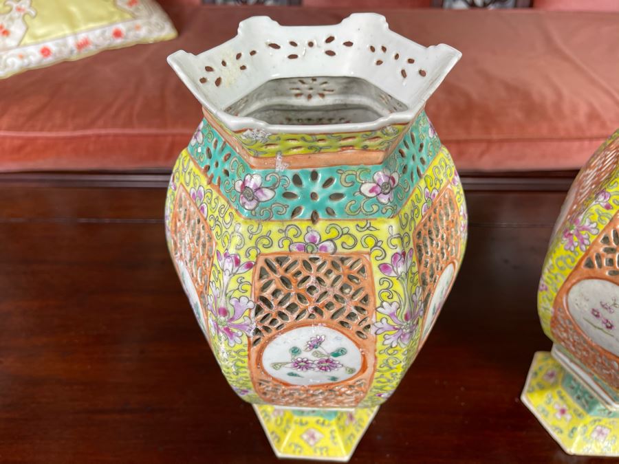 Pair Of Vintage Chinese Porcelain Wedding Lanterns Lamps 12H [Photo 5]