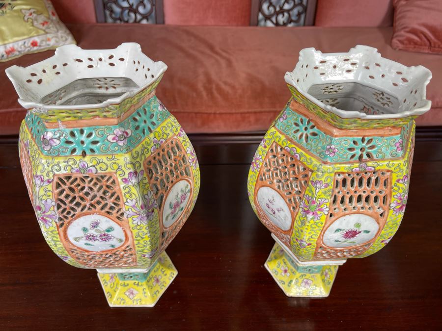 Pair Of Vintage Chinese Porcelain Wedding Lanterns Lamps 12H [Photo 3]