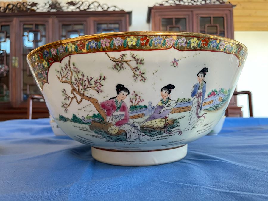Vintage Chinese Famille Rose Bowl 14R With Matching Cups (Apx 34 Cups) [Photo 18]