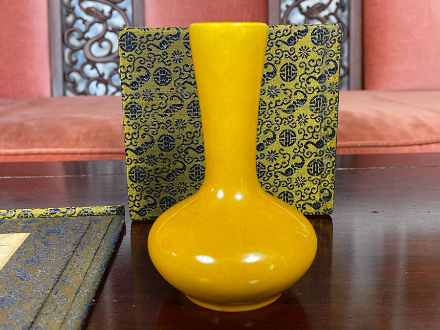 Old Chinese Flower Vase With Decor Case 5.5H [Photo 6]