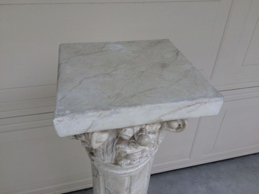 Plaster Column Stand [Photo 3]