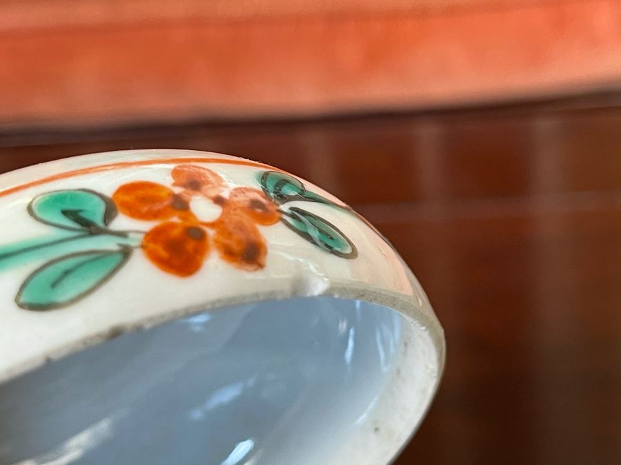 Antique Chinese Porcelain Round Lidded Box (Slight Chip In Lid) 3.5W [Photo 6]