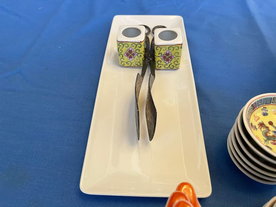 Large Chinese Porcelain China Set With Dragon Design [Photo 14]