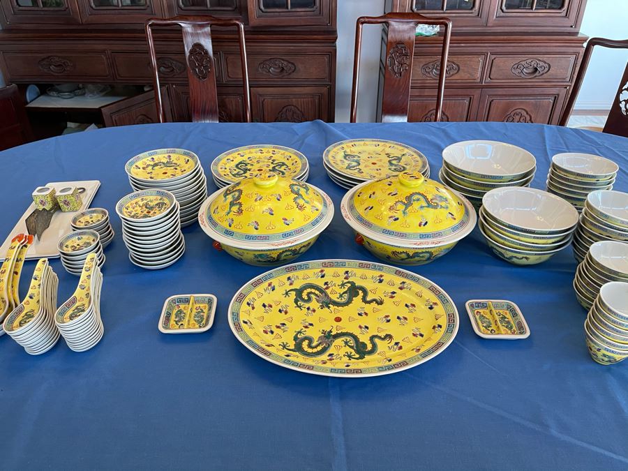Large Chinese Porcelain China Set With Dragon Design [Photo 5]