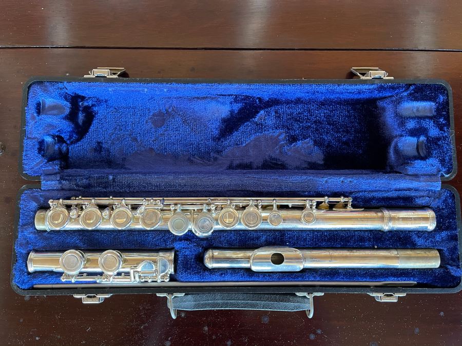 W. T. Armstrong Elkhart Indiana Flute With Case Model 105 16'L [Photo 2]