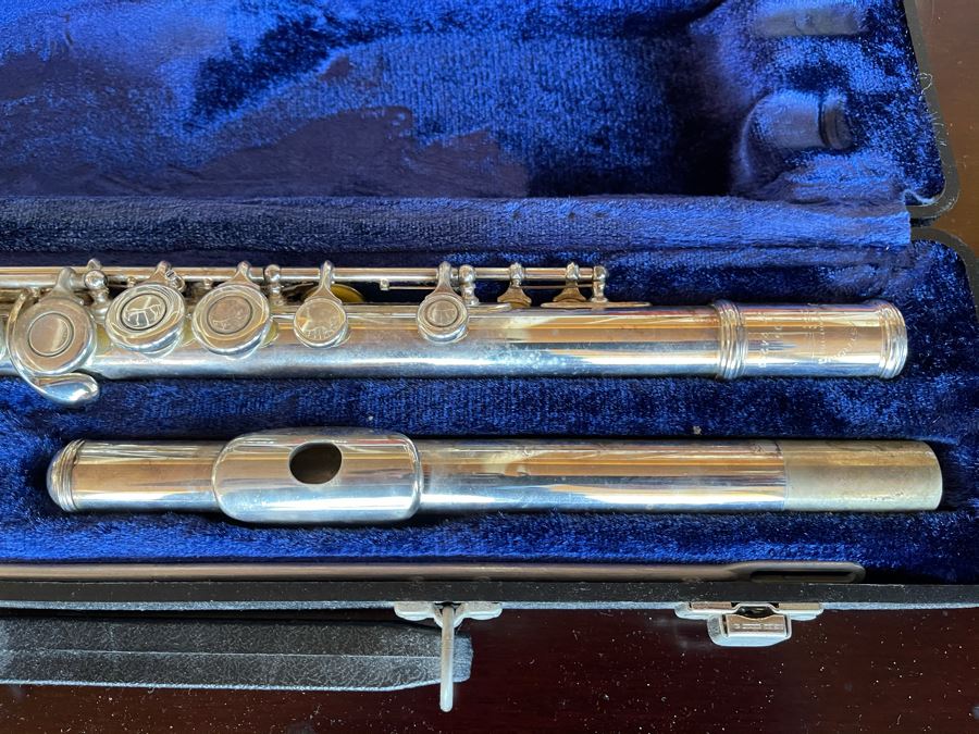 W. T. Armstrong Elkhart Indiana Flute With Case Model 105 16'L [Photo 4]