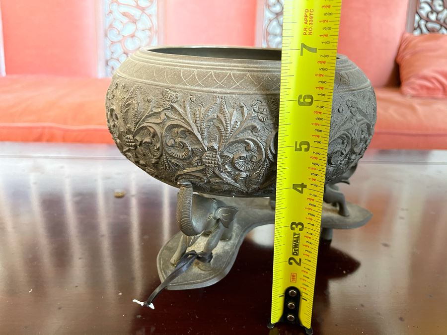 Vintage Bronze Bowl Supported By Three Elephants Stand Signed SHKL 10W X 6.75H [Photo 12]