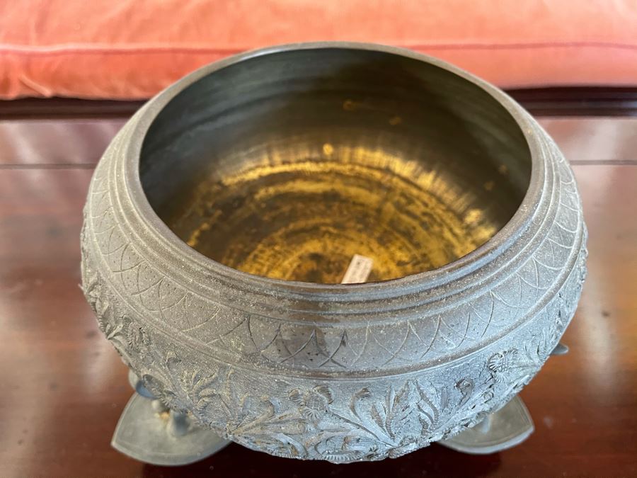 Vintage Bronze Bowl Supported By Three Elephants Stand Signed SHKL 10W X 6.75H [Photo 4]