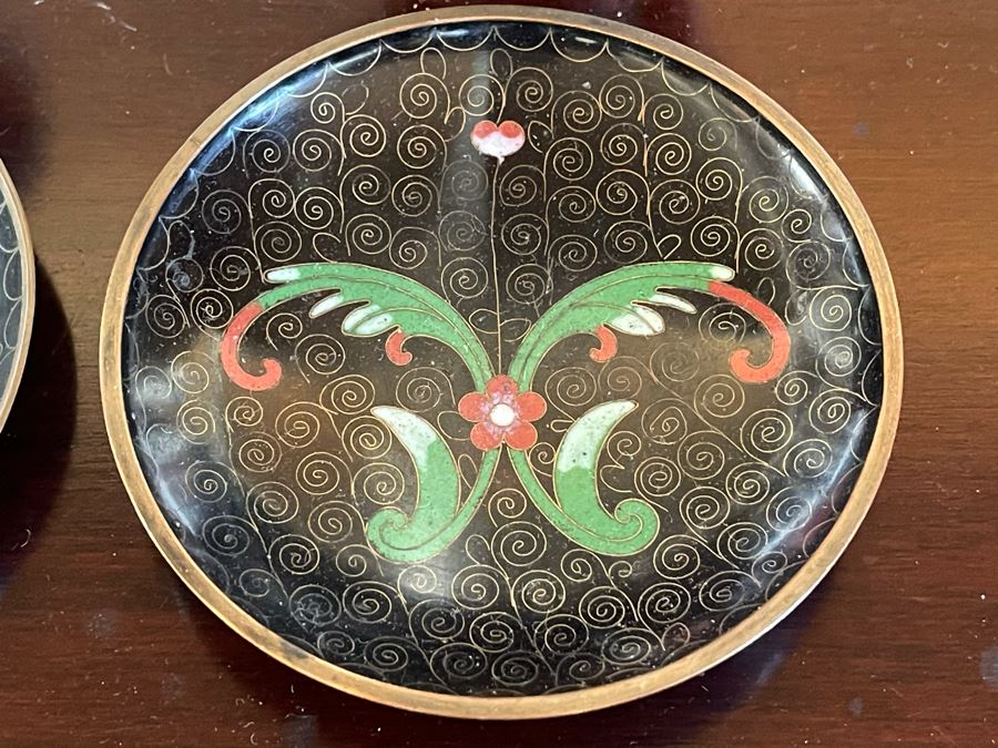 Vintage Chinese Cloisonne Pair Of Footed Lidded Jars 4.5H And Pair Of Dishes Trays 3.5R [Photo 5]